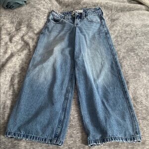 Hollister classic blue wash Low rise super baggy jeans women’s size 23 000